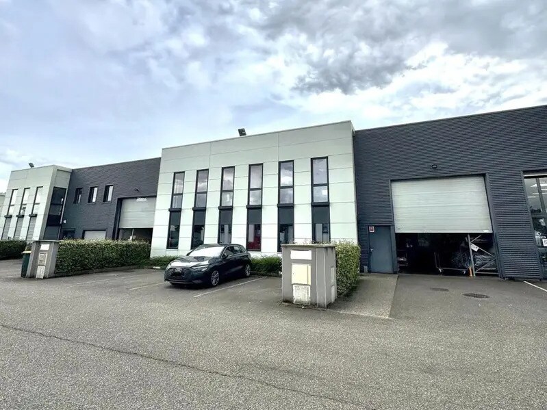 Light Industrial in Vénissieux for sale Building Photo- Image 1 of 10
