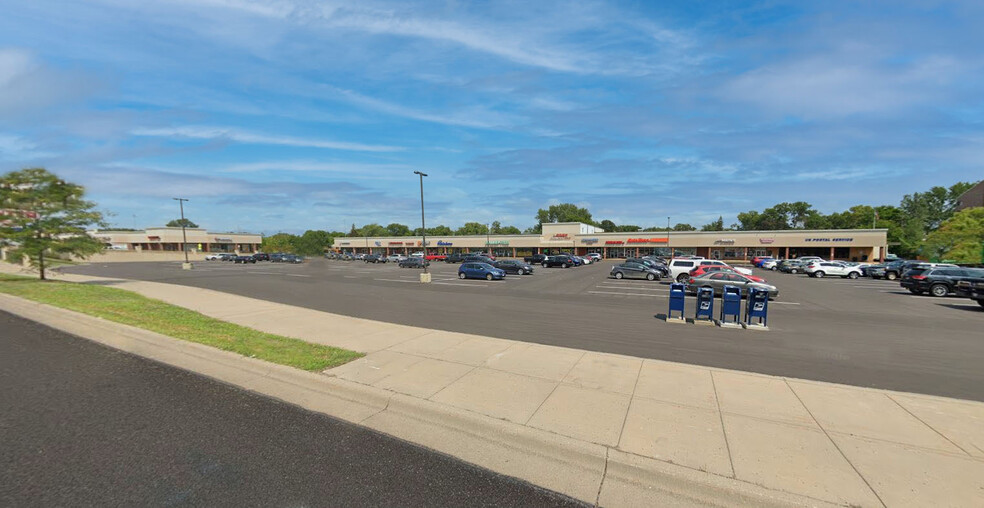 4100-4130 Lakeland Ave N, Robbinsdale, MN for rent - Building Photo - Image 3 of 7