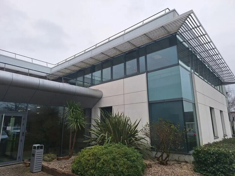 Office in Mérignac to rent - Building Photo - Image 2 of 8