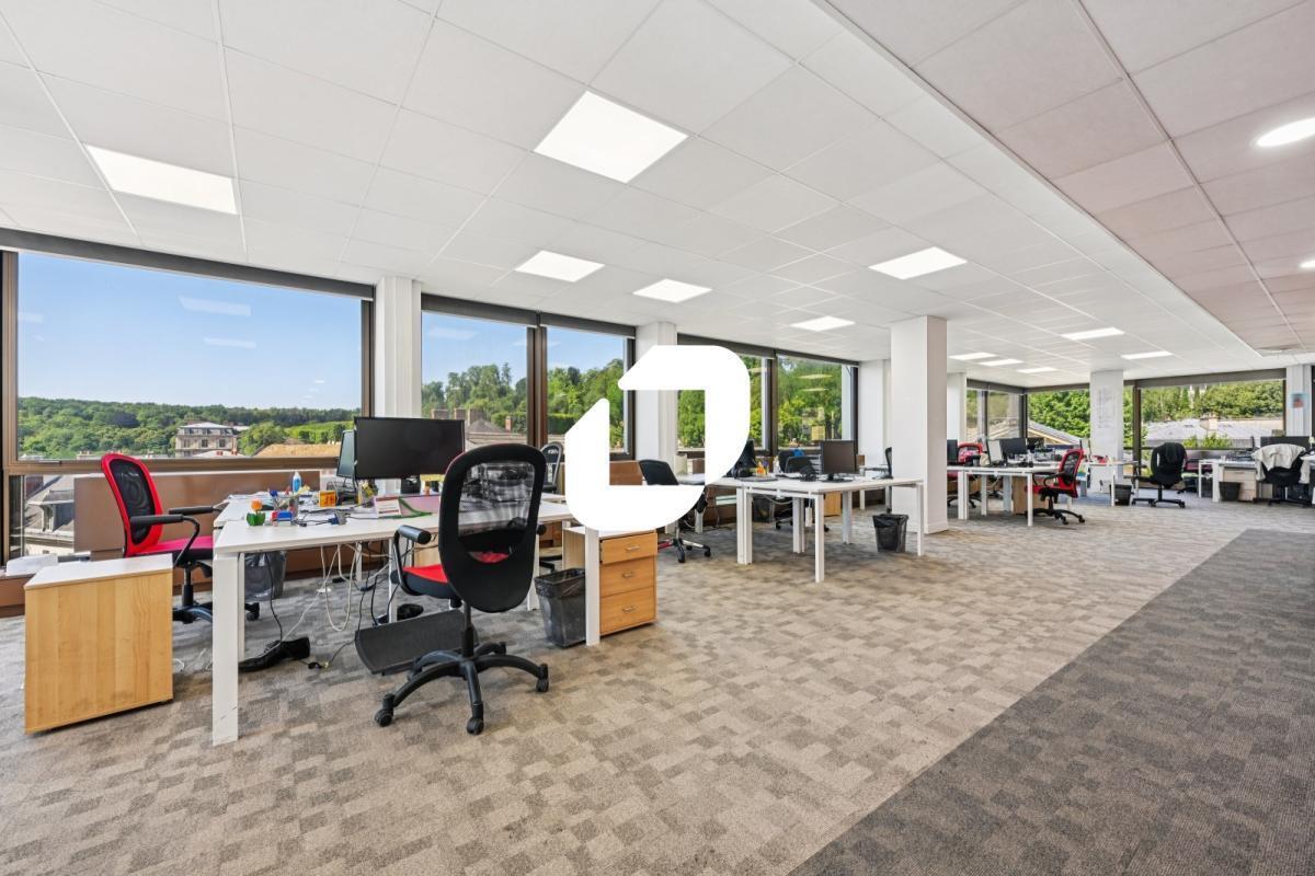 Office in Saint-Cloud for sale Interior Photo- Image 1 of 19