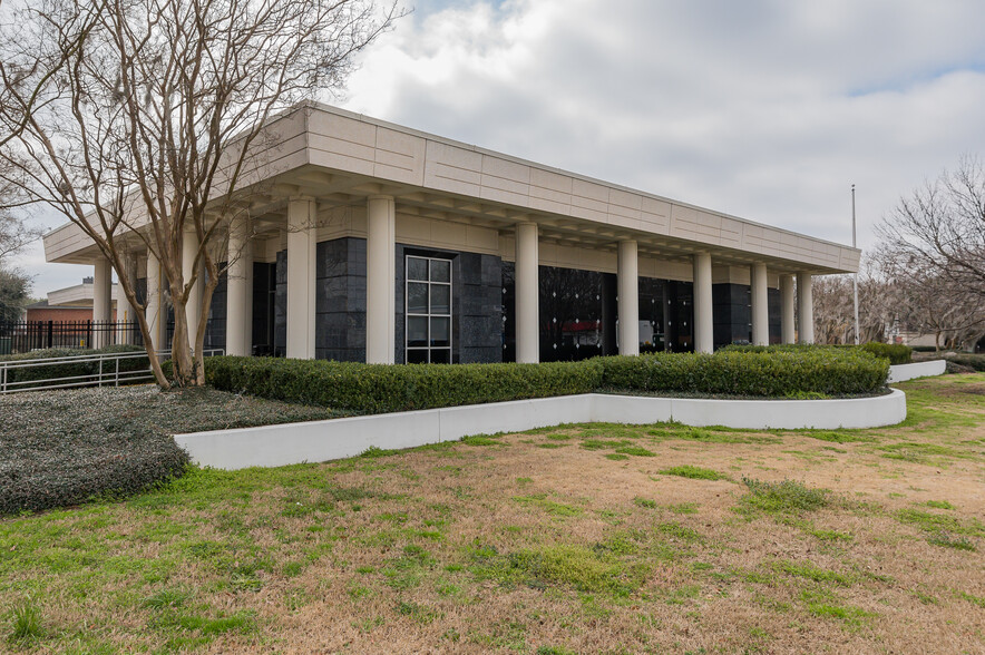 6900 Vaughn Rd, Montgomery, AL for sale - Primary Photo - Image 1 of 1