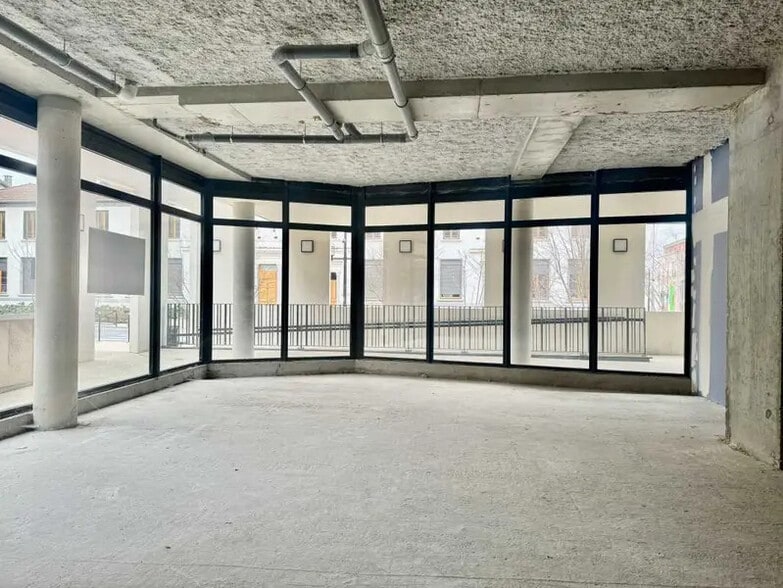 43 Rue De La Republique, Genas for sale - Building Photo - Image 3 of 4