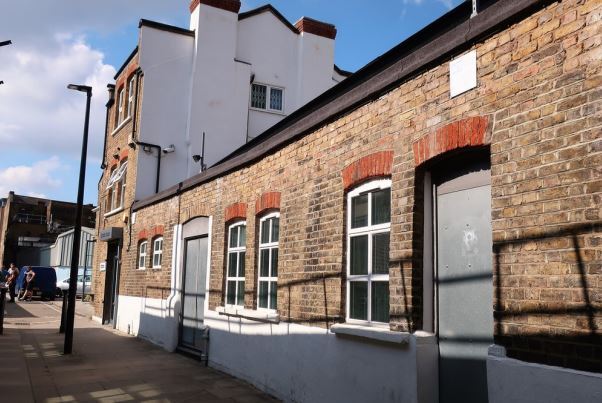 8 St. Chad's Pl, London for sale Primary Photo- Image 1 of 1