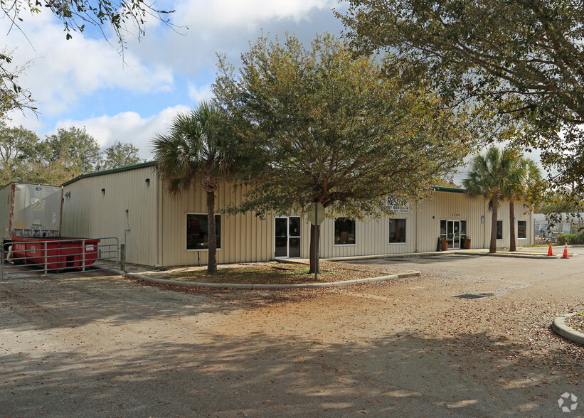 1100 Americana Blvd, Sanford, FL for sale - Primary Photo - Image 1 of 20