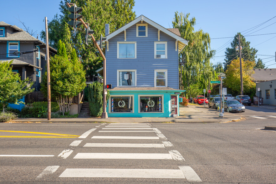 2931-2935 NE Broadway St, Portland, OR for sale - Building Photo - Image 2 of 13