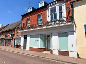 16 High St, Ringwood to rent Building Photo- Image 1 of 7