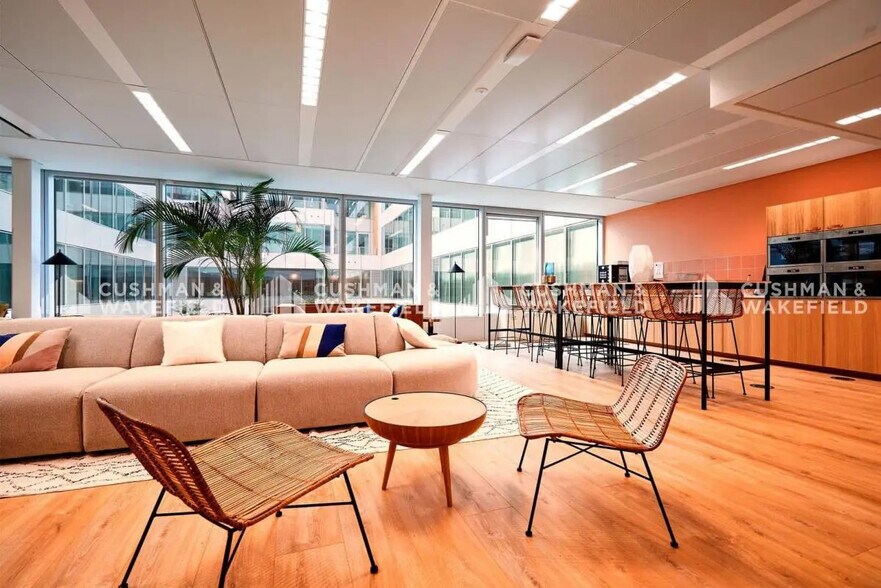 42 Bis Rue Guynemer, Issy-les-Moulineaux to rent - Interior Photo - Image 3 of 9