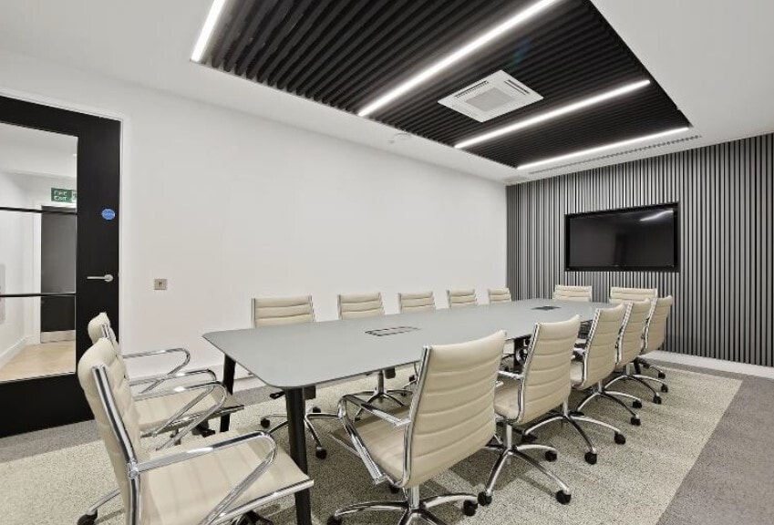 4 Breams, London to rent Interior Photo- Image 1 of 7