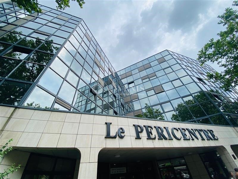 Office in Fontenay-sous-Bois to rent Building Photo- Image 1 of 8