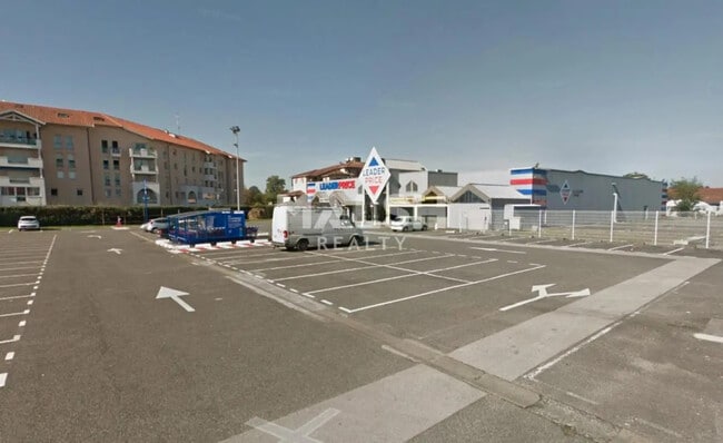 Location Commerce 1 919 m²