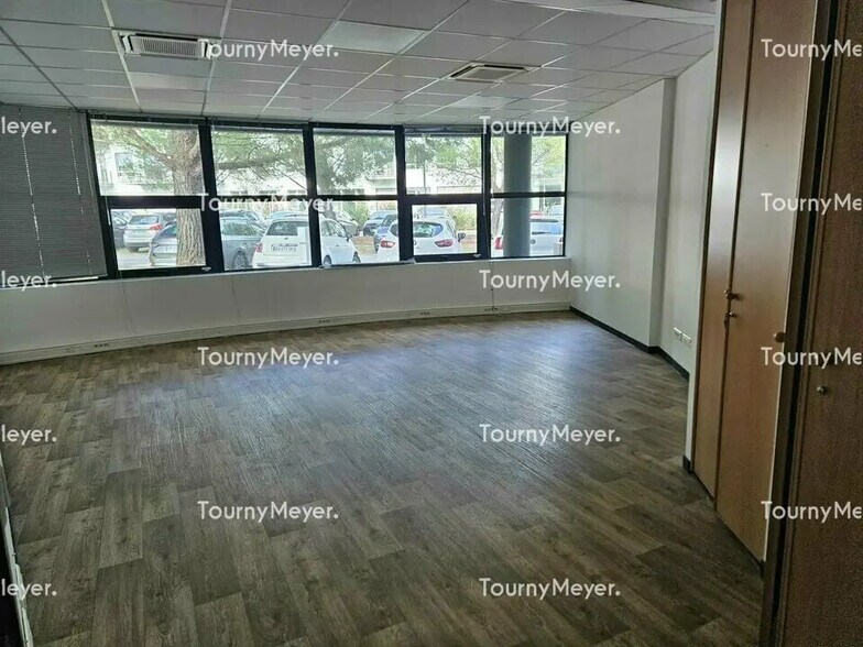 Office in Mérignac to rent - Building Photo - Image 2 of 6