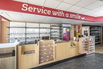 1-2 Berkeley Vale, Falmouth to rent Interior Photo- Image 2 of 4