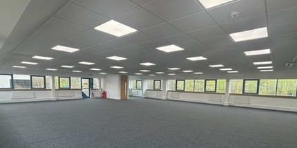 Wellington Crescent, Lichfield to rent Interior Photo- Image 2 of 5