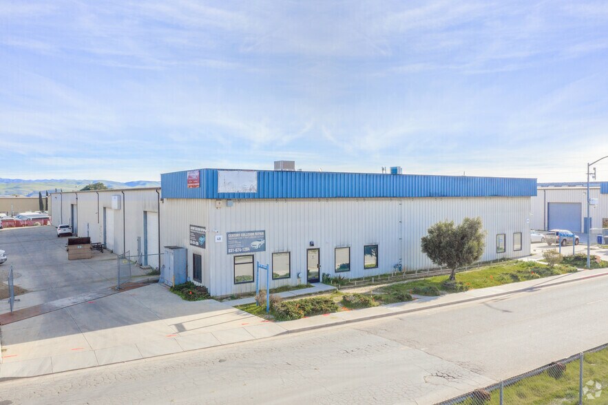 48 4th St, Greenfield 93927 UK