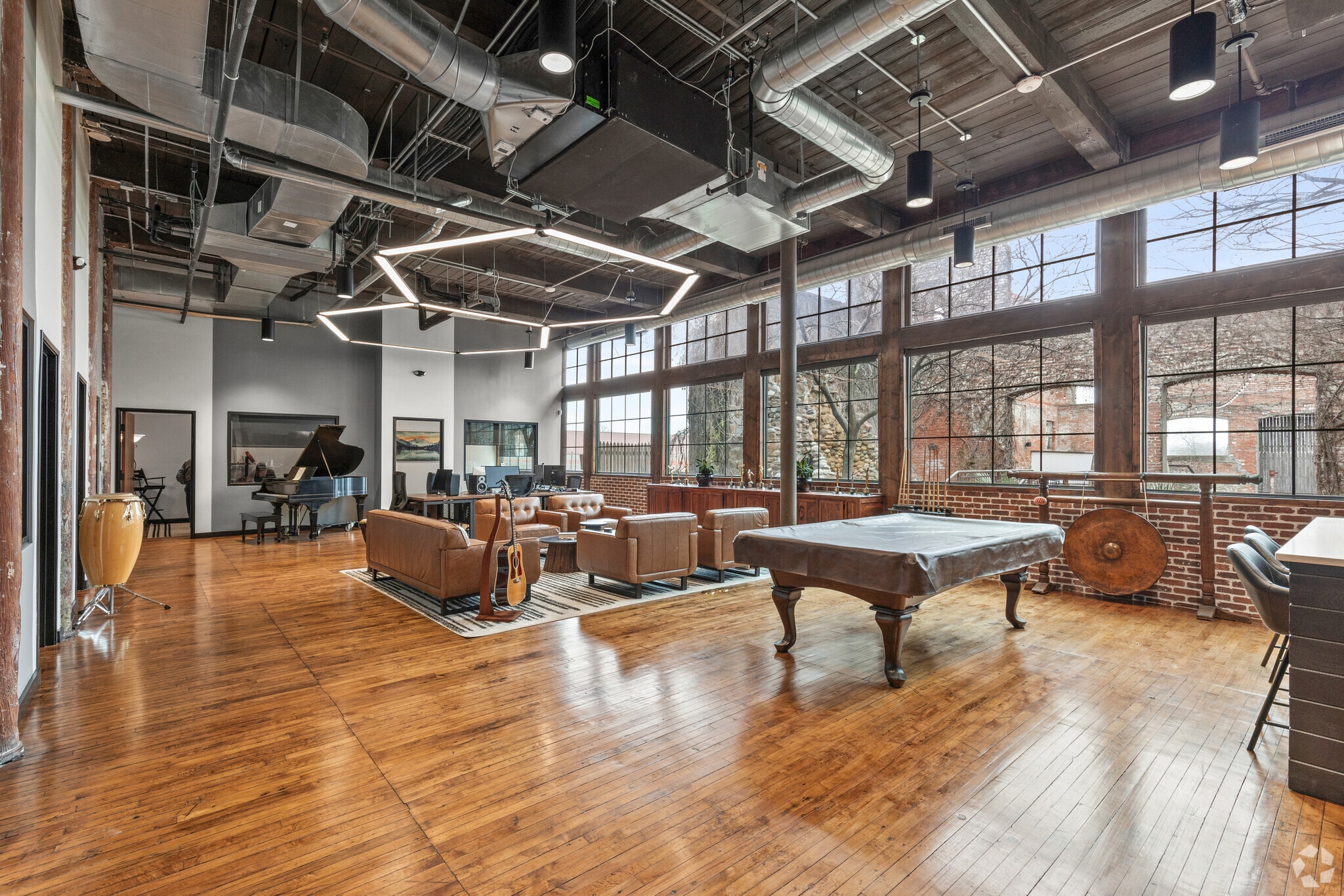 610 Elm St, McKinney, TX to rent Interior Photo- Image 1 of 3