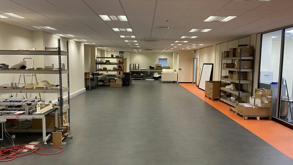 Siskin Pky E, Coventry to rent - Building Photo - Image 2 of 16