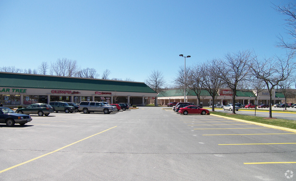 766-768 Putney Rd, Brattleboro, VT for rent - Primary Photo - Image 1 of 1