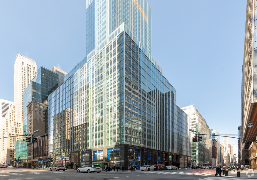 330 Madison Ave, New York, NY for rent - Building Photo - Image 1 of 11