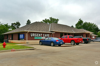 334 SE 12th Ave, Norman, OK for sale Primary Photo- Image 1 of 2