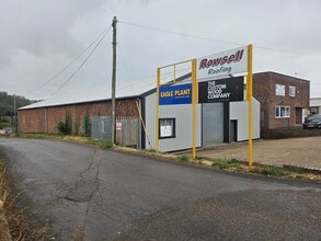 Buckland Rd, Yeovil to rent Building Photo- Image 2 of 7