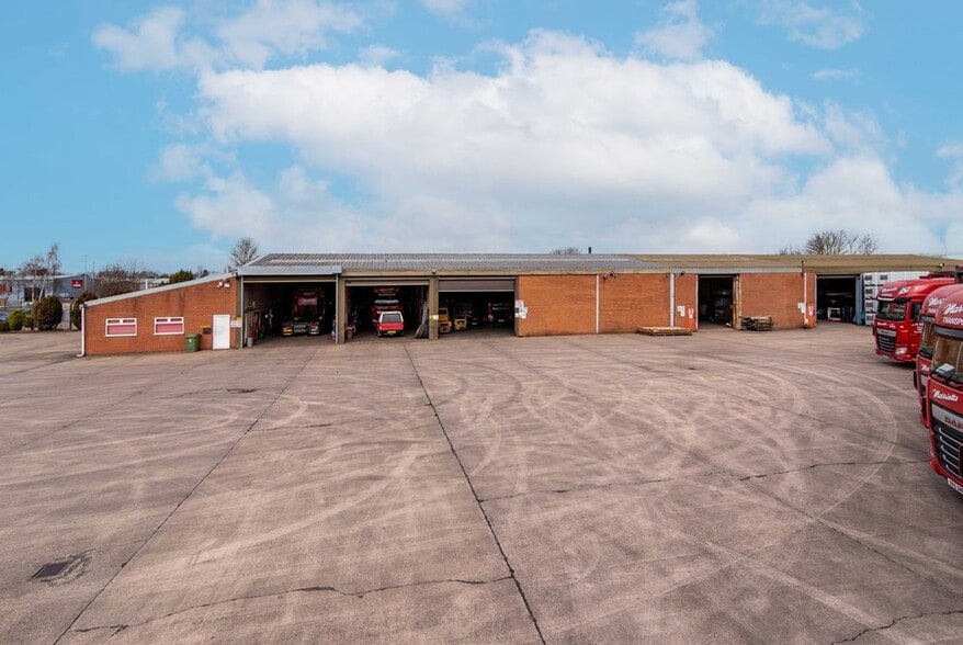 Brunel Dr, Newark to rent - Building Photo - Image 2 of 10