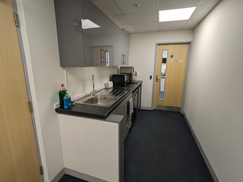 185 Fleet Rd, Fleet for sale Interior Photo- Image 1 of 3