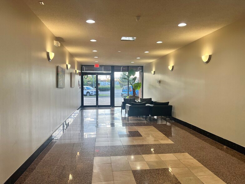 1952 Gallows Rd, Vienna, VA to rent - Building Photo - Image 3 of 11