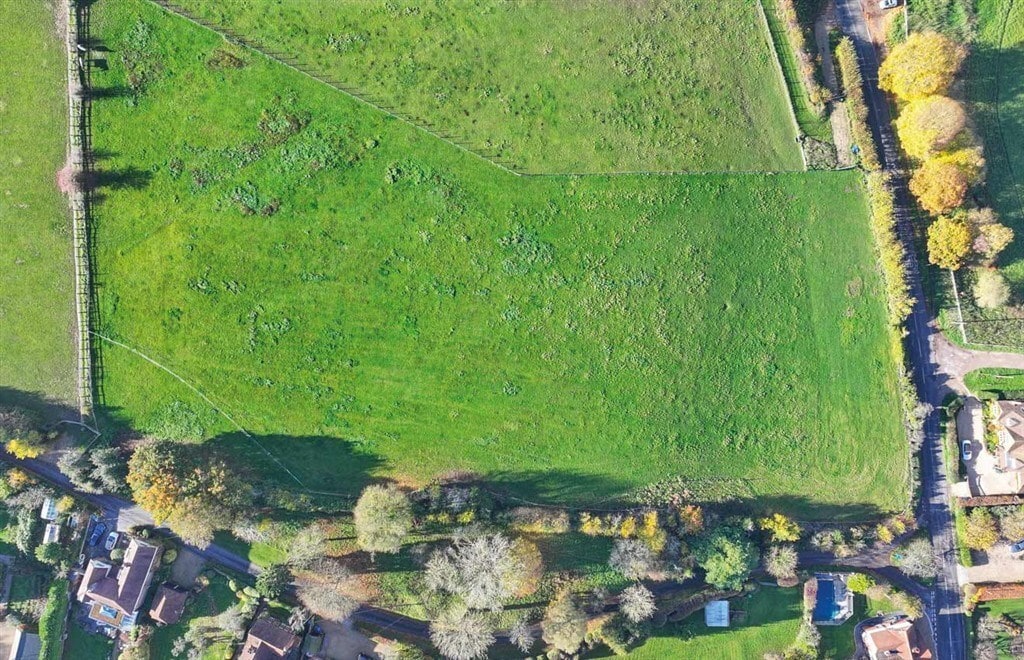 Dean Ln, Maidenhead for sale Primary Photo- Image 1 of 3