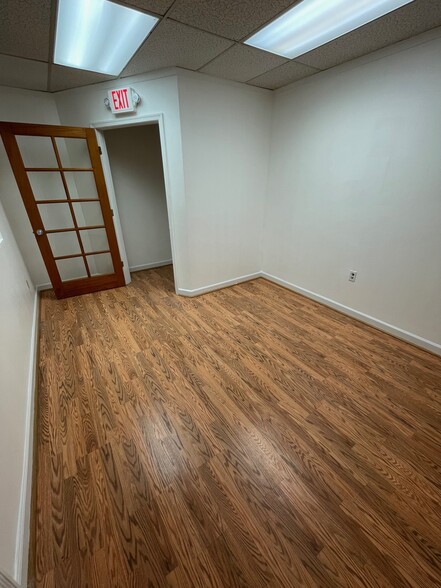 14800-14820 Physicians Ln, Rockville, MD for sale - Building Photo - Image 3 of 7