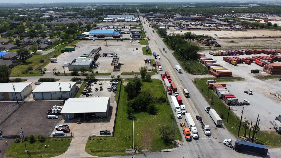 631 Broadway, La Porte, TX for sale - Building Photo - Image 2 of 11