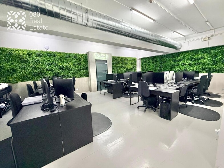 Office in Barcelona, Barcelona to rent - Interior Photo - Image 3 of 3