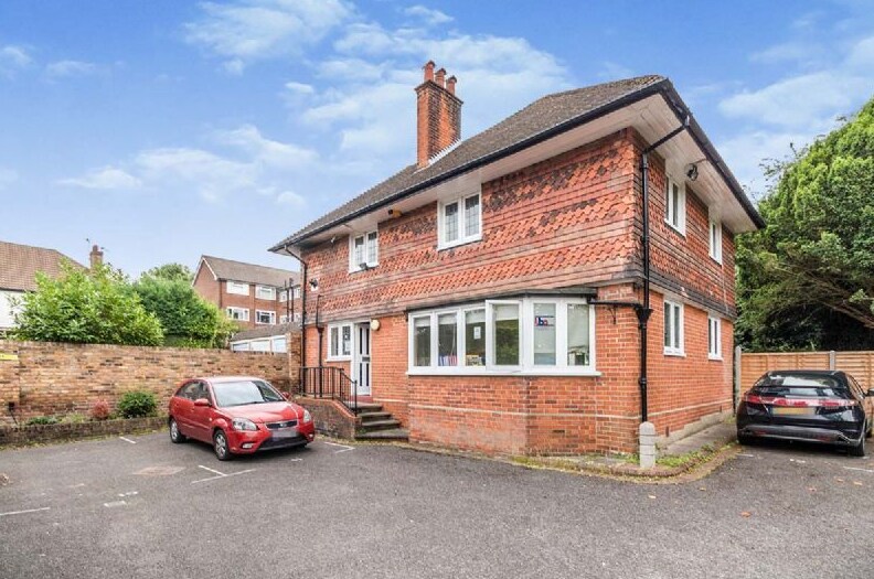 39 Surbiton Hill Rd, Surbiton for sale Primary Photo- Image 1 of 1