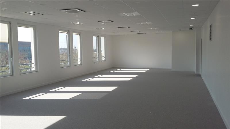 Office in Chessy to rent - Building Photo - Image 1 of 6