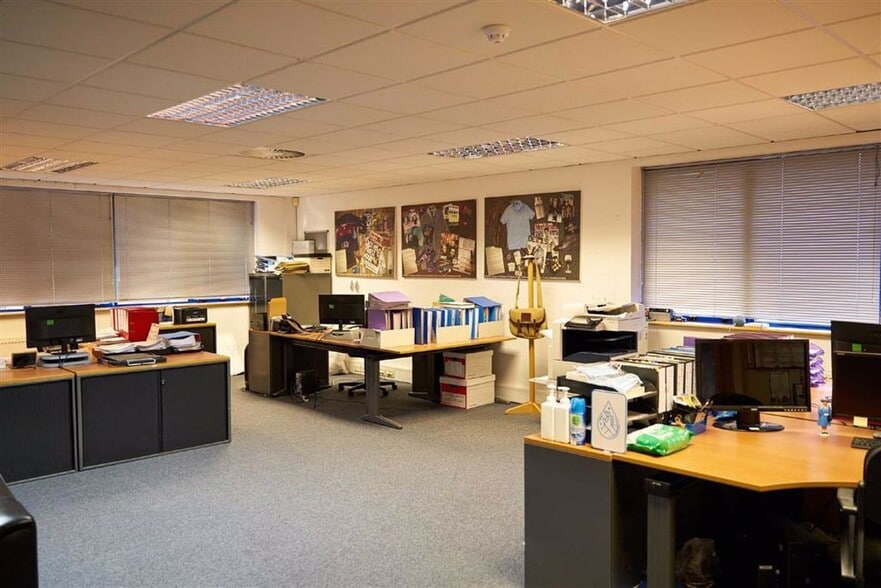 Buckingham Court, Loughton to rent - Building Photo - Image 2 of 7