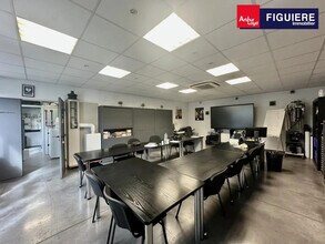 12 Allée Des Informaticiens, Aix-en-Provence to rent Building Photo- Image 2 of 5