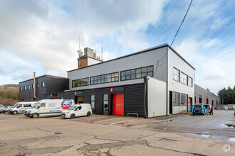 Moy Rd, Cardiff for rent Building Photo- Image 1 of 7