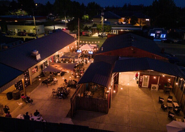 More details for 31441 NW Commercial St, North Plains, OR - Retail to Rent