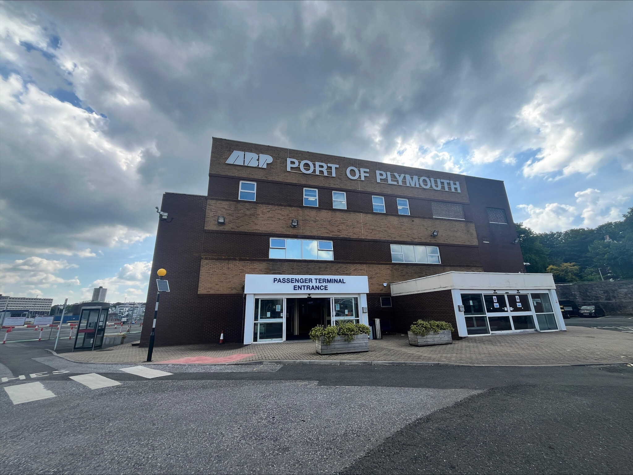 Millbay, Plymouth to rent Primary Photo- Image 1 of 6