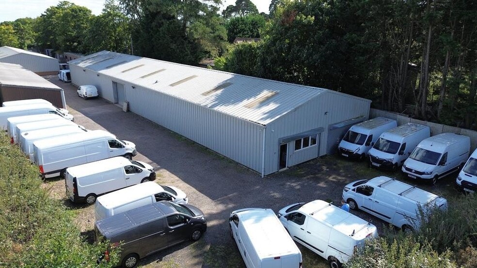 Church St, Iver to rent - Building Photo - Image 3 of 6