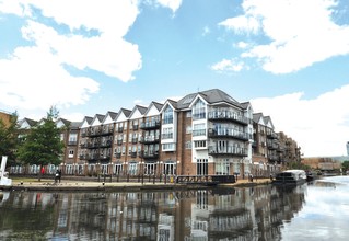 Durham Wharf Dr, Brentford for sale Primary Photo- Image 1 of 1