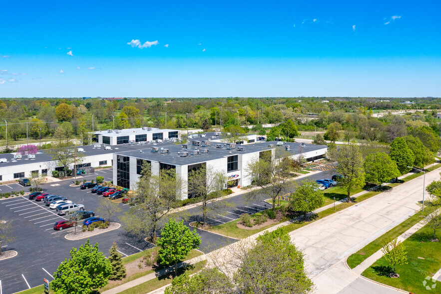 120-160 W Center Ct, Schaumburg, IL for rent - Aerial - Image 2 of 19