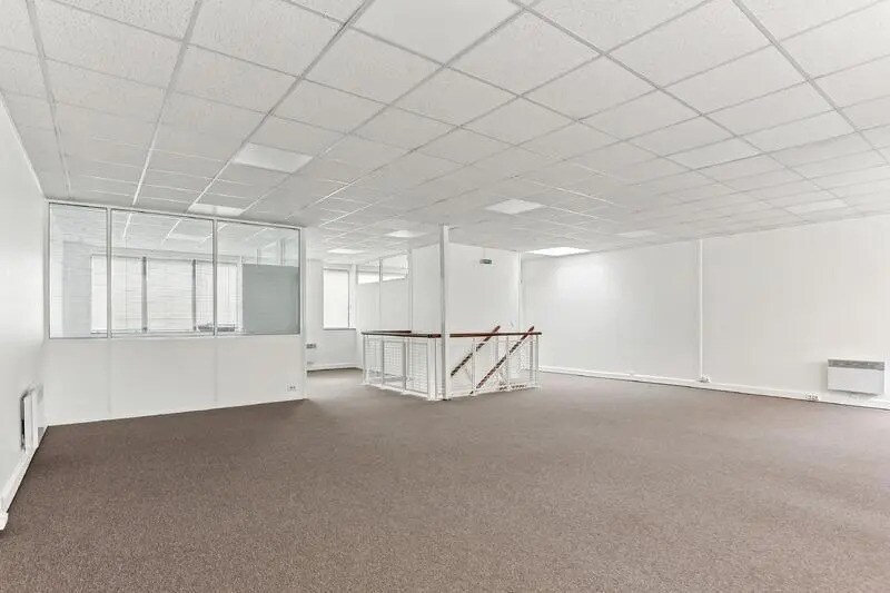 Office in Vanves to rent - Interior Photo - Image 2 of 6