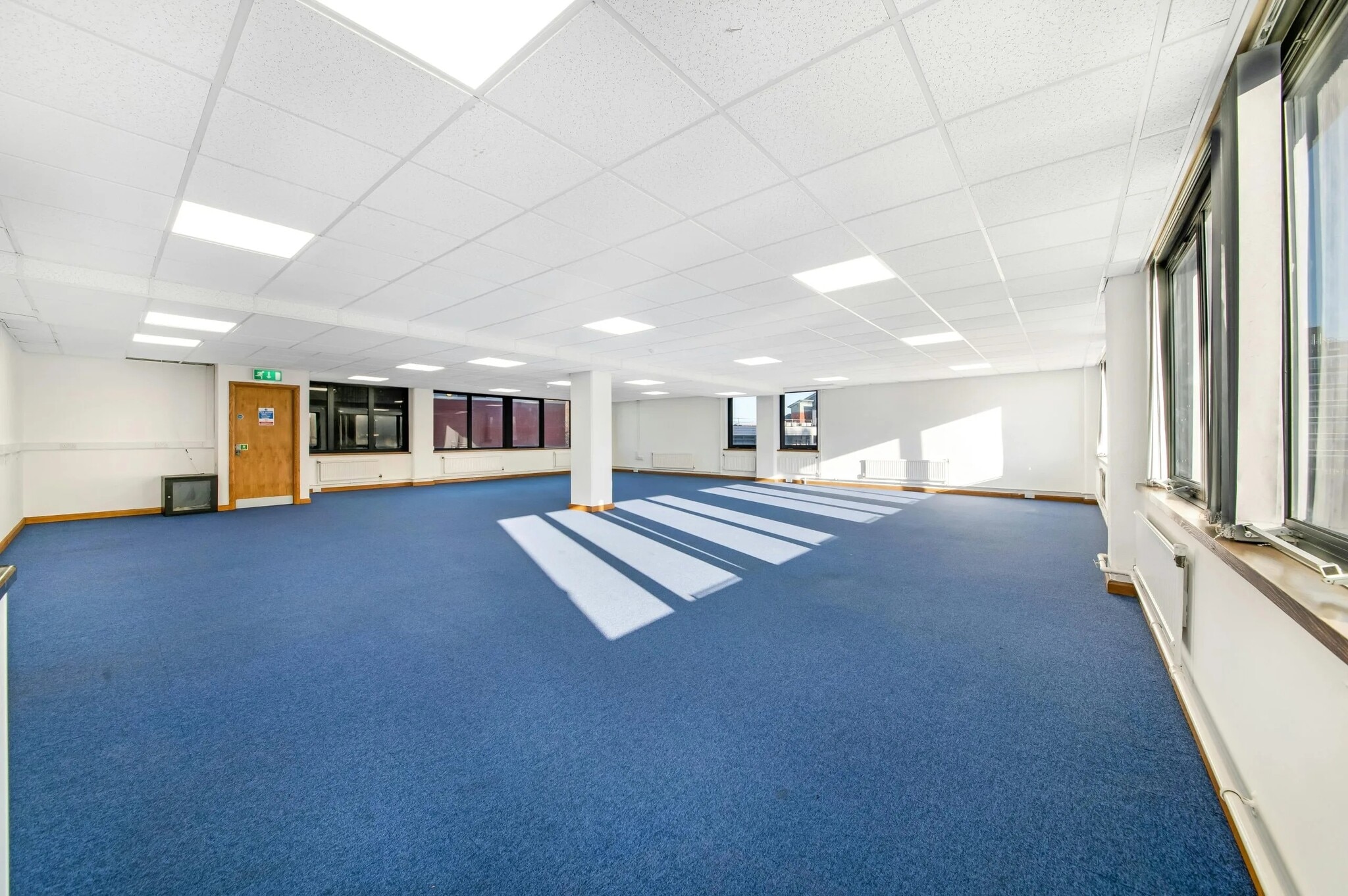Ringway, Preston to rent Interior Photo- Image 1 of 9