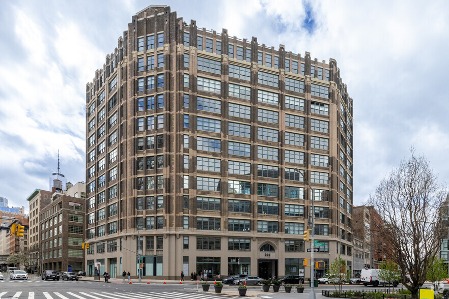 205 Hudson St, New York, NY for rent - Building Photo - Image 1 of 9