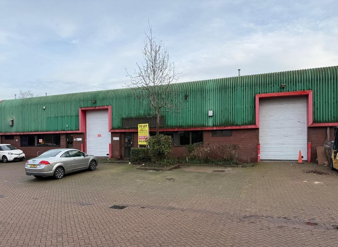 Springhead Rd, Northfleet to rent Building Photo- Image 1 of 2
