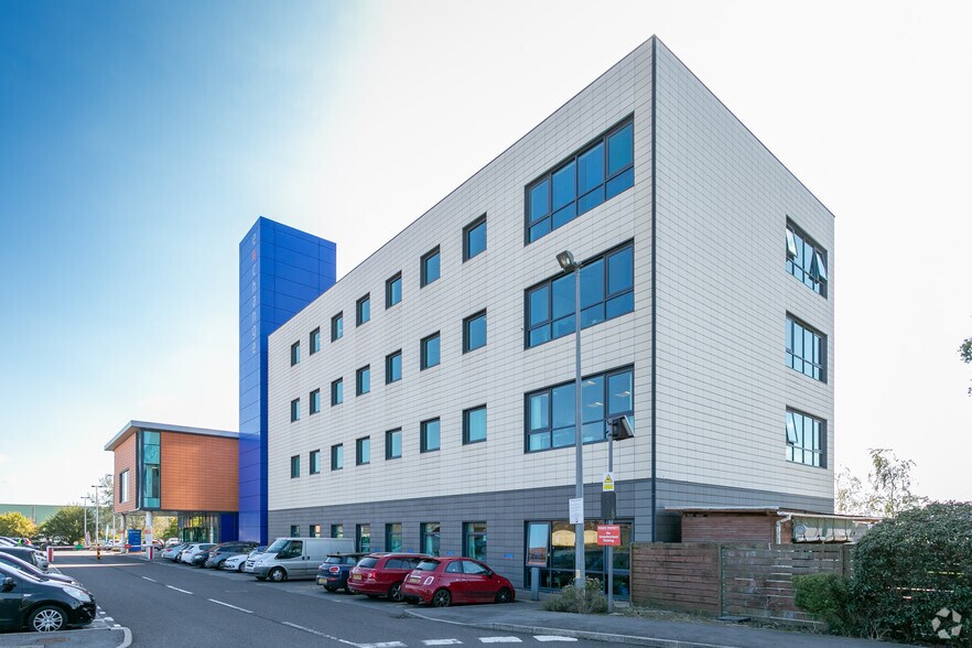 Bristol Rd, Bridgwater to rent - Building Photo - Image 1 of 3