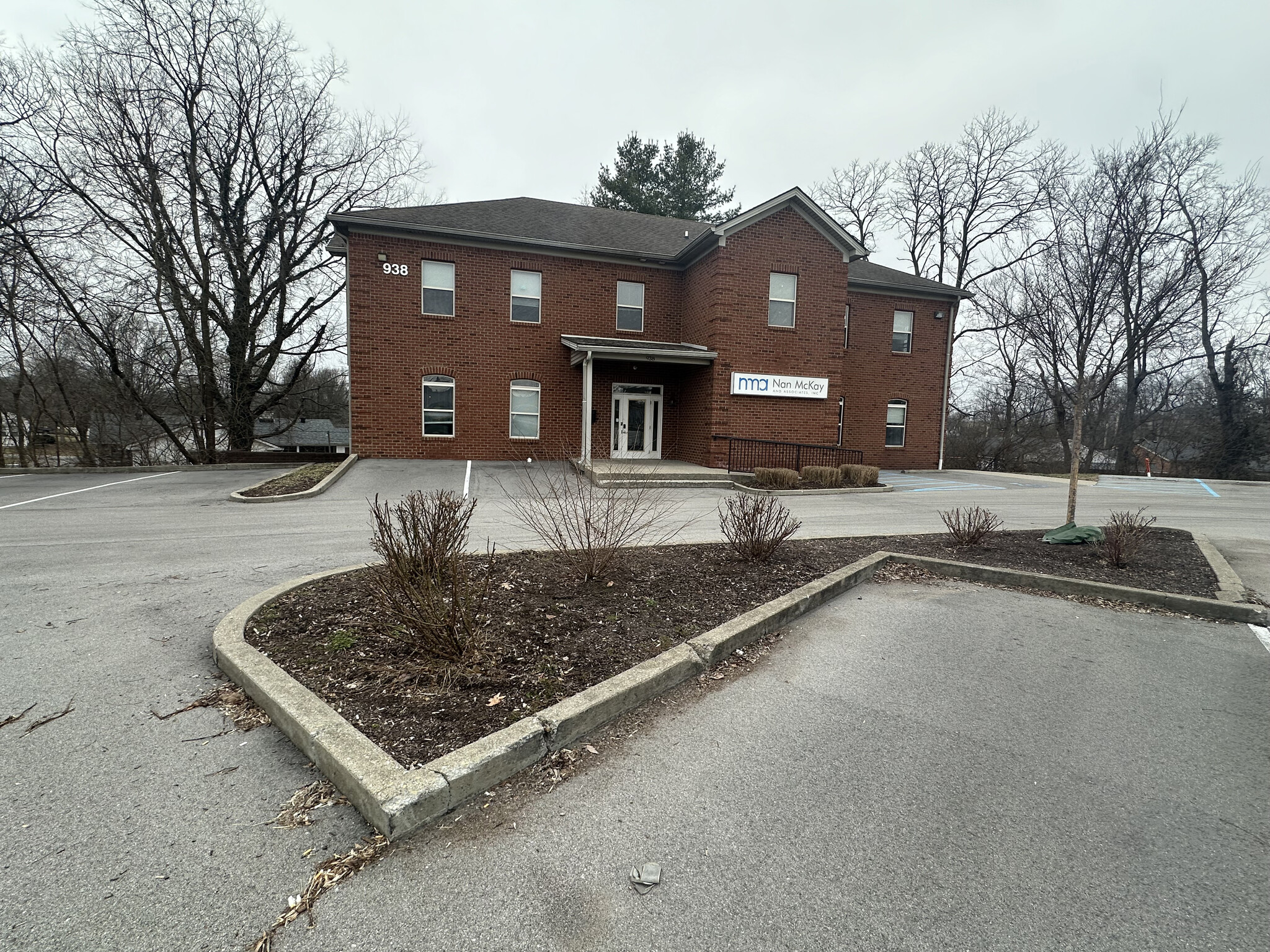 938 Louisville Rd, Frankfort, KY for rent Building Photo- Image 1 of 14