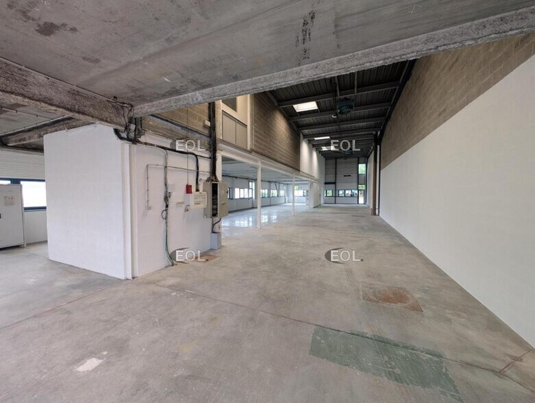 Light Industrial in Fresnes to rent - Interior Photo - Image 3 of 6