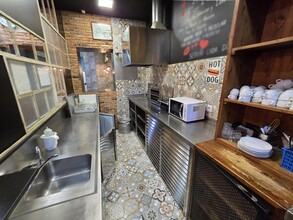 Retail in Barcelona, Barcelona to rent Interior Photo- Image 2 of 10