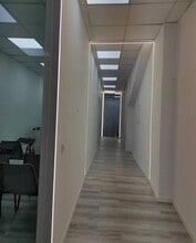 Retail in Madrid, Madrid to rent Interior Photo- Image 2 of 2